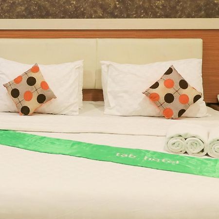 Tab Hotel Surabaya Exterior foto