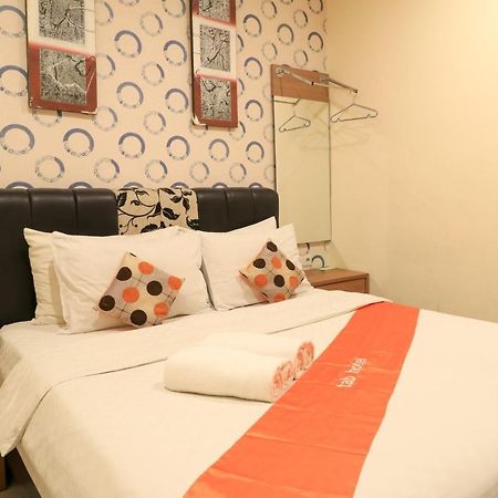 Tab Hotel Surabaya Exterior foto