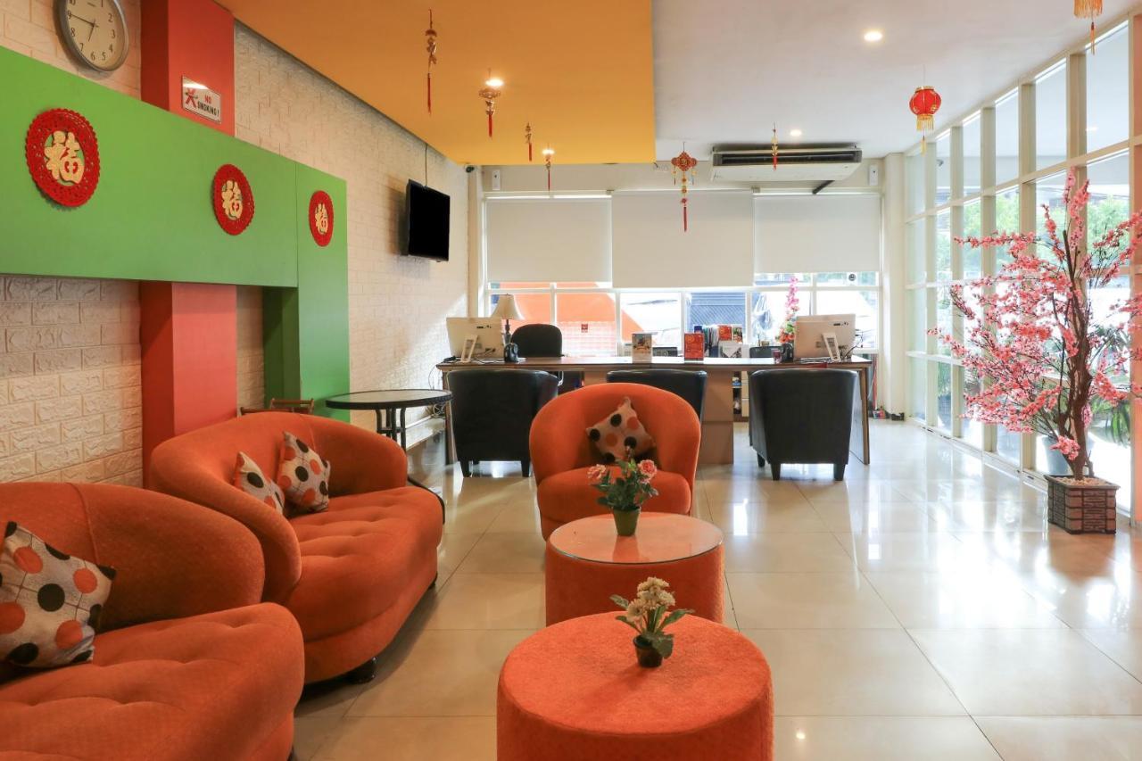 Tab Hotel Surabaya Exterior foto