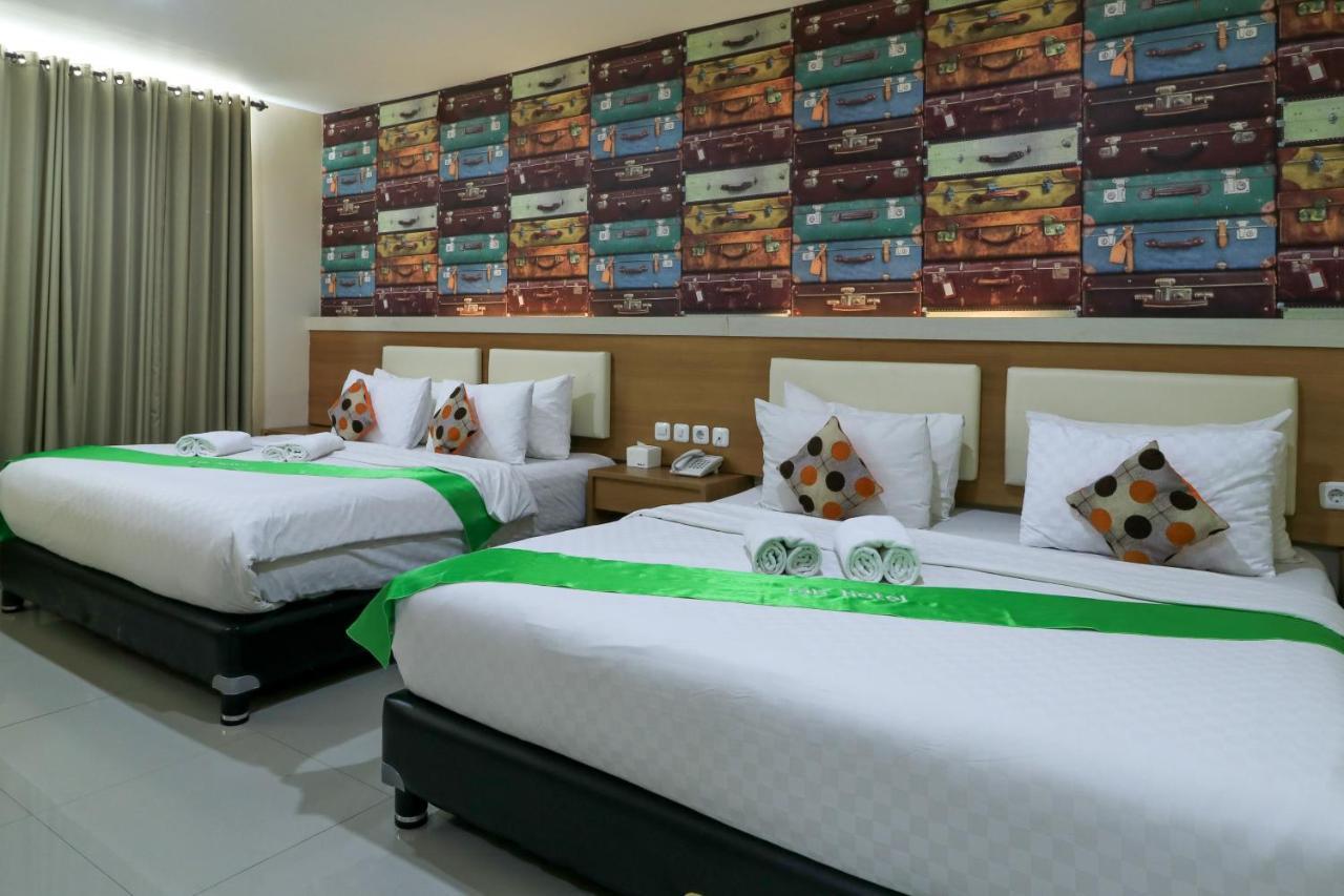 Tab Hotel Surabaya Exterior foto