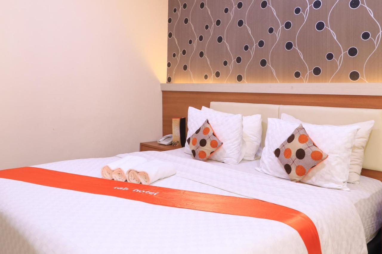 Tab Hotel Surabaya Exterior foto