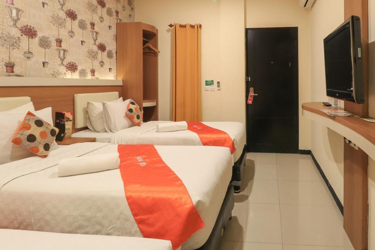 Tab Hotel Surabaya Exterior foto