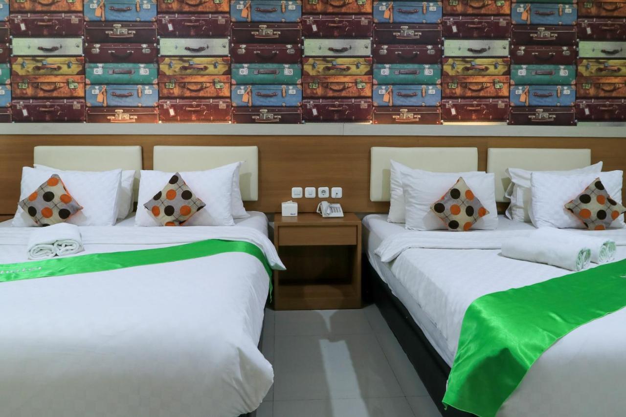 Tab Hotel Surabaya Exterior foto