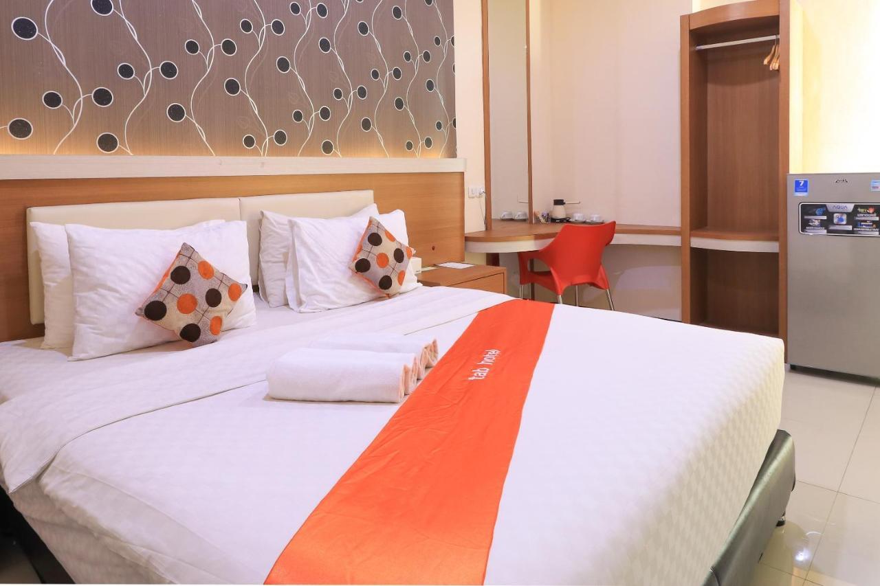 Tab Hotel Surabaya Exterior foto