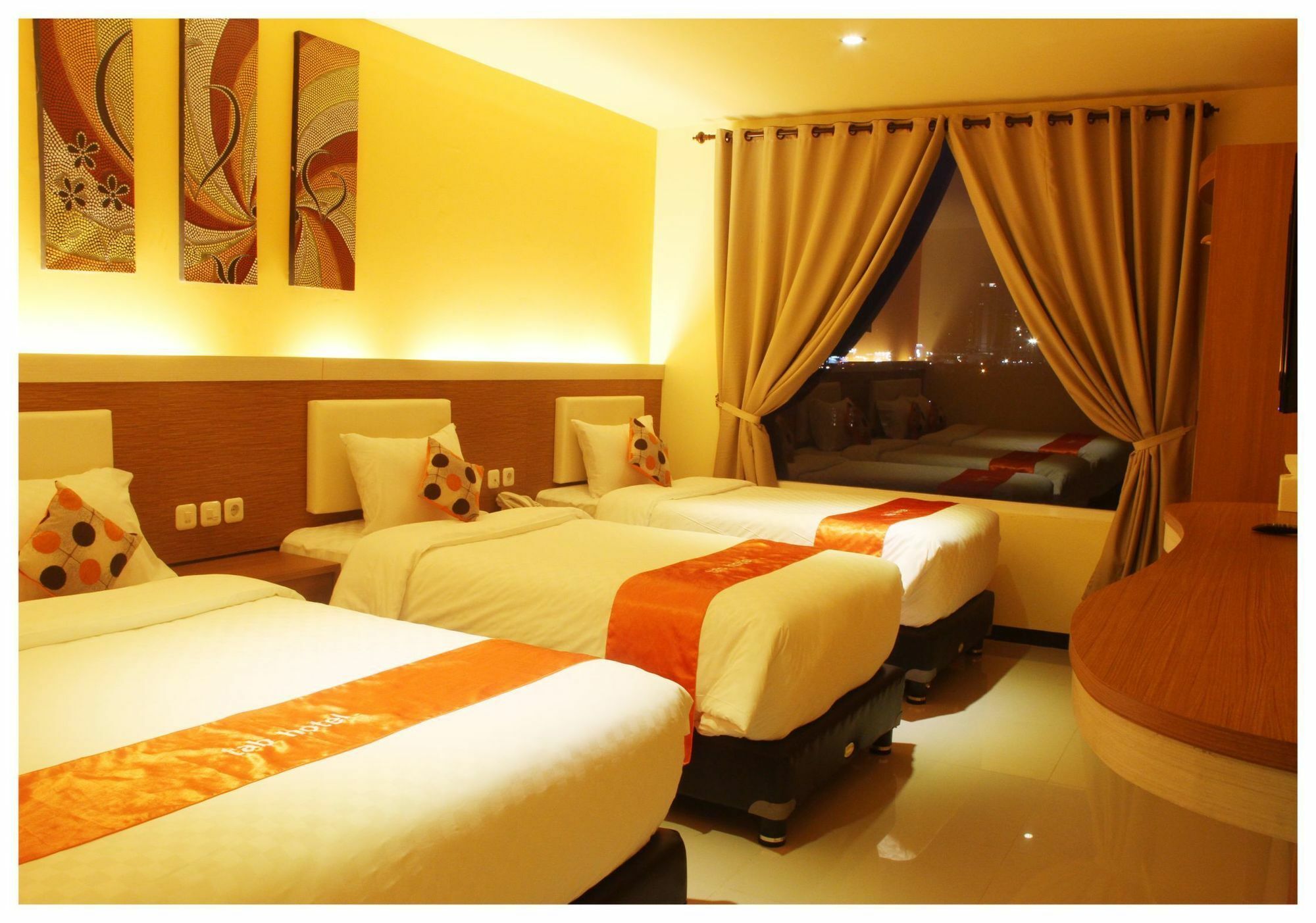 Tab Hotel Surabaya Exterior foto